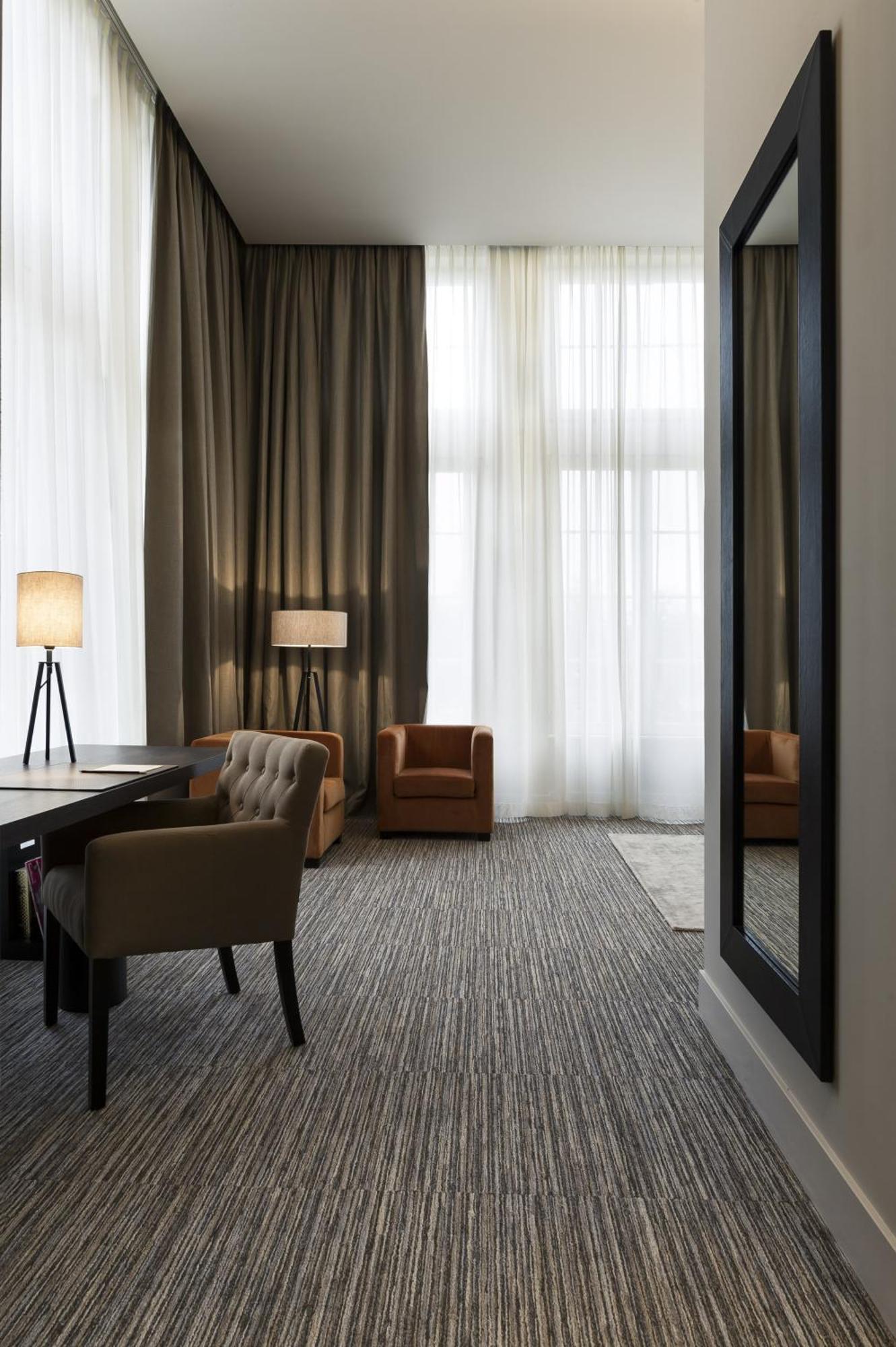 Terhills Hotel Maasmechelen Oda fotoğraf